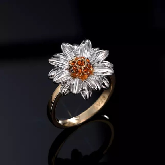 New Two Tone Sweet Flower Orange Zircon Ring 💍 - Picture 3 of 4